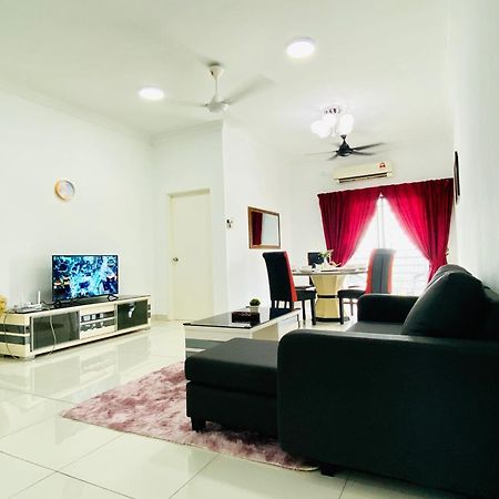 Cozy 1-10 Pax 4Qbeds 2Sbeds Shah Alam Sec7, I-City Esterno foto