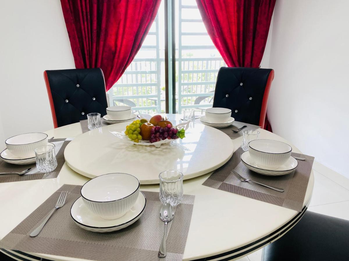 Cozy 1-10 Pax 4Qbeds 2Sbeds Shah Alam Sec7, I-City Esterno foto